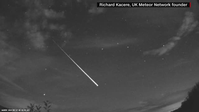 UK: Mysterious slow-moving fireball caught on camera