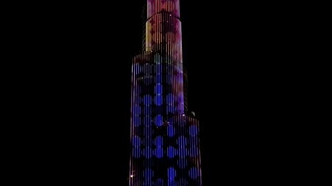 Burj Khalifa's Mesmerizing Light Show Extravaganza