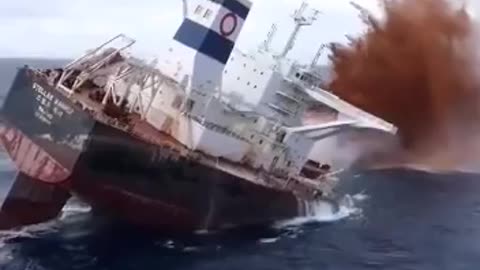 petroliera britannica attaccata dagli Houthi nel Golfo di Aden.