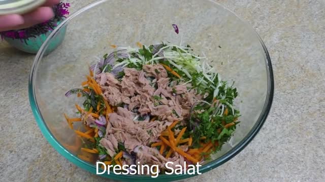 I never get tired of eating this saladE Easy.quic