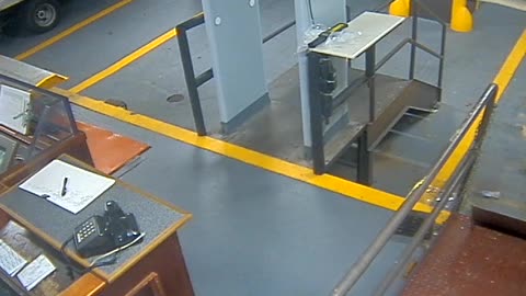 3205LHOBBACStLoadingDock_2021-01-06_11h39min50s600ms.mp4