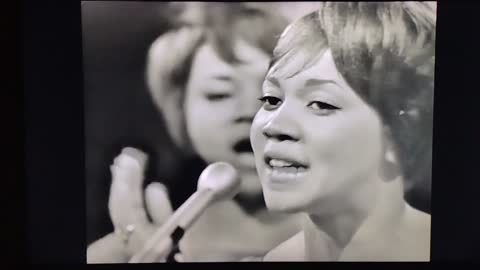 Staple Singers Pray On 1966 Live