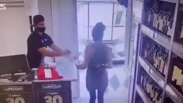 Attempted theft in the market