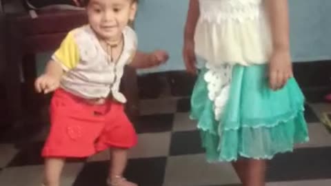 Cute baby dance sami sami song