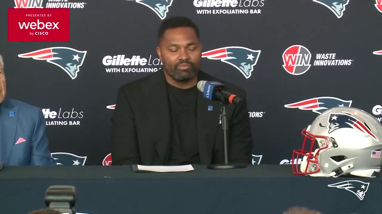 New Patriots Head Coach Jerod Mayo: “I do see color” 🤡