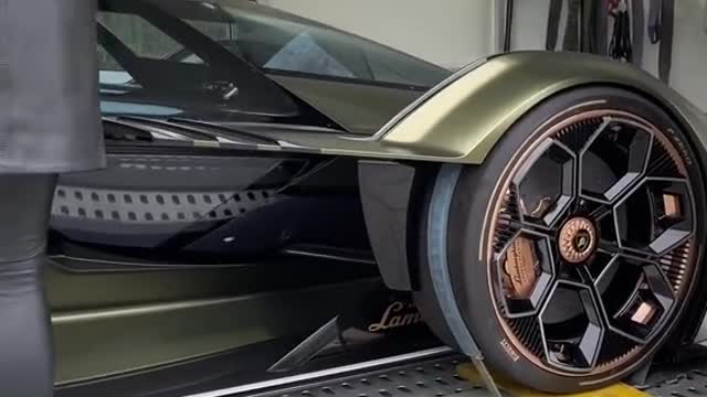 Can anyone guess what car this is? Wrong answers only 😂