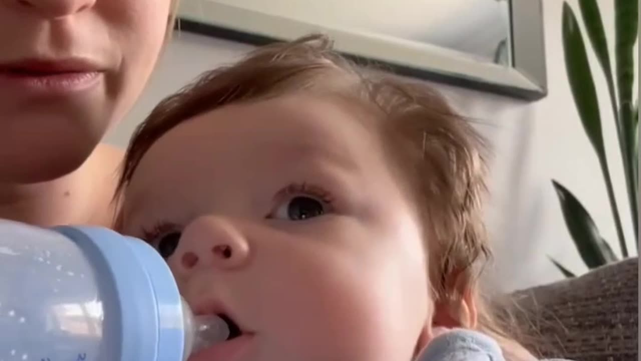 5-month-old baby clearly says "I love you"