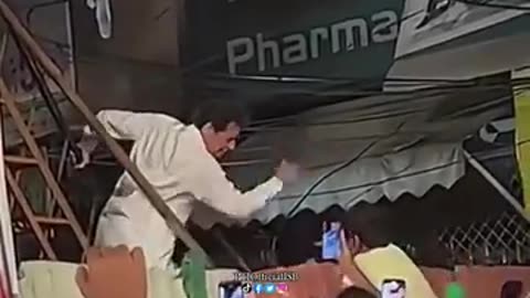 Imran Khan jelsay may mojod
