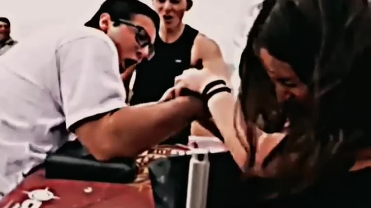 Armwrestling in public
