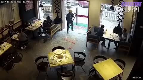 10 WEIRD THINGS CAUGHT ON SECURITY CAMERAS & CCTV