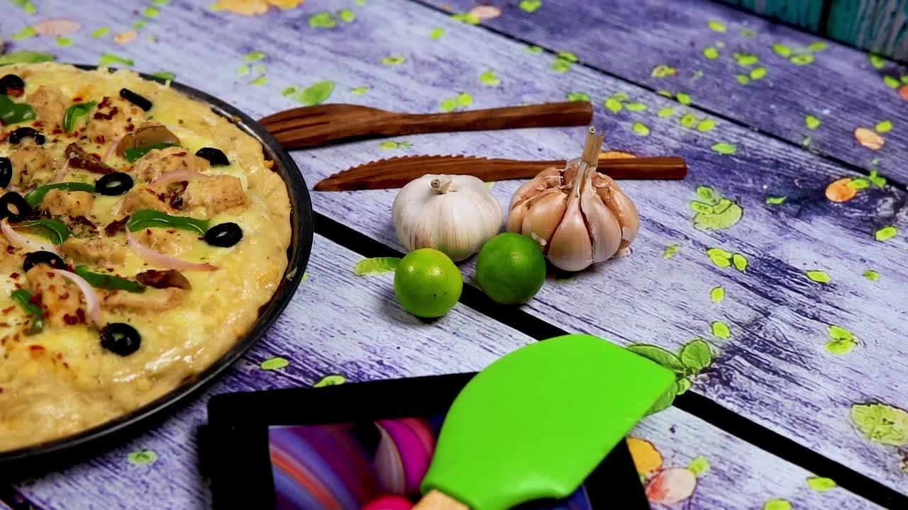 Delicious Pizza? No Need To Taste, Just Watch!!!