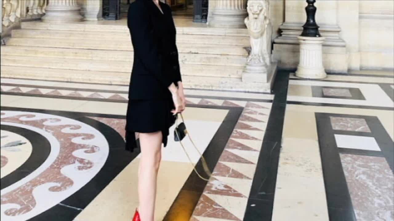 Yoona Looks Elegant Posing In Red High Heels!