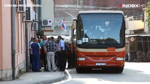 Rijeka: Radnici 3. maja krenuli u Zagreb na prosvjed