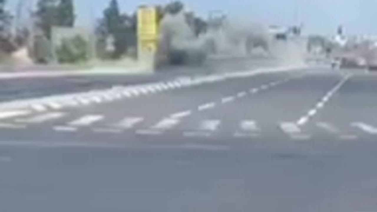 Disturbing footage: the fall of a UAV in the middle of the road at the Mazraa