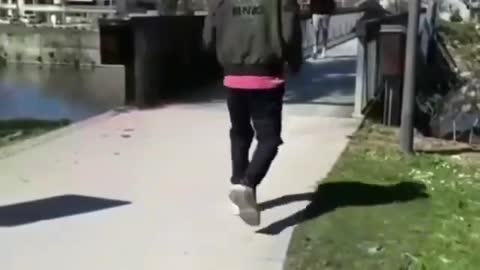 How people react to gun shot sound