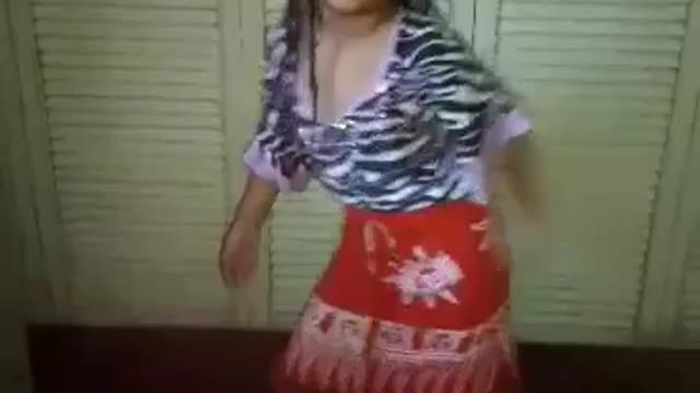 6 Year Old Shows You How To Groove