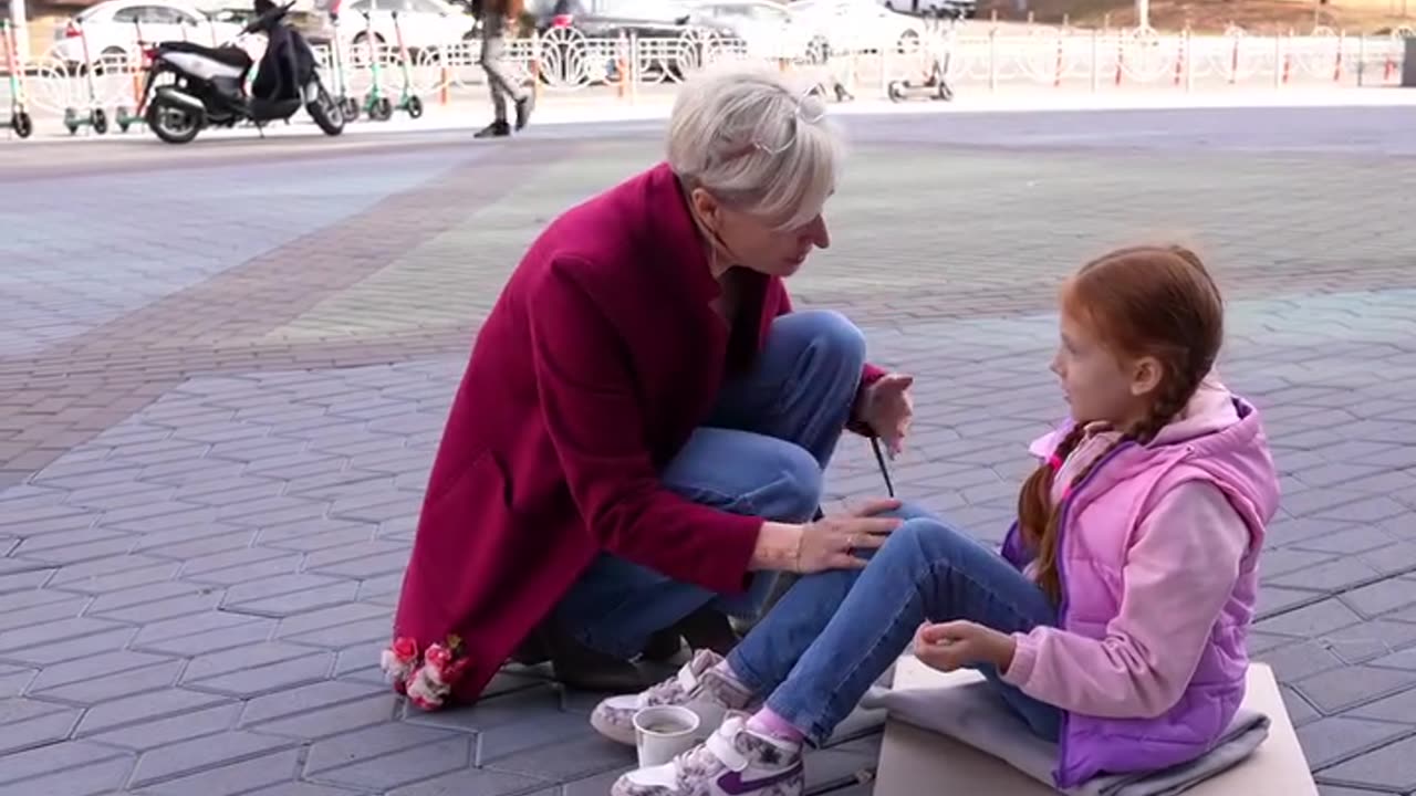 See how a simple act of kindness uplifts a homeless person