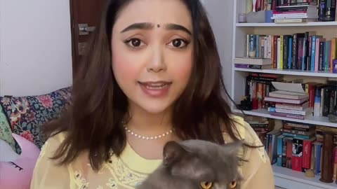 Ek Taraf Hai Rass Malai Ek Taraf Hai Chuiha Aae Kisko Khau Kisko Khau 😺🐈