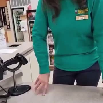 Man Was Refused Service for Not Wearing a Mask at Store