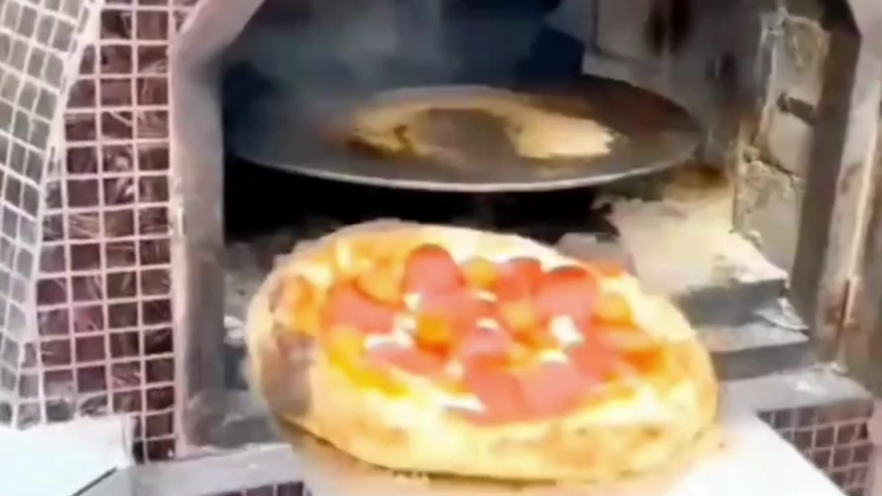 How to Make Delicious Pepperoni Pizza 🍕🤘