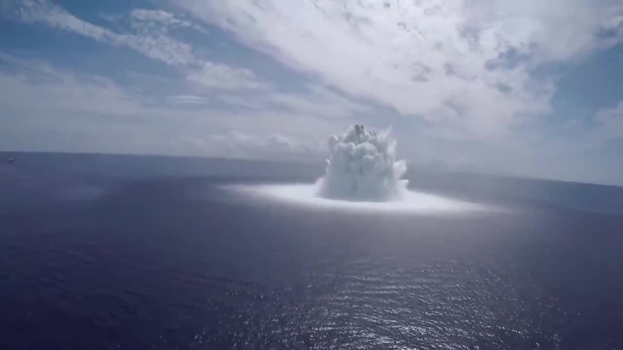 U.S. Navy Tests 40,000 Pounds Bomb Causing a 3.9 Magnitude Earthquake