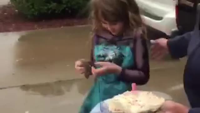 Little Girl's Friends Sing Birthday Song for Her From Their Cars Parked Outside Her House