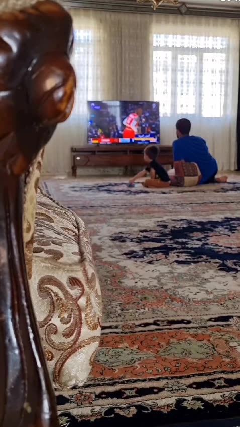 Imagine if a monkey stole his owner’s car... Just a quick ride, I promise🚗🙈