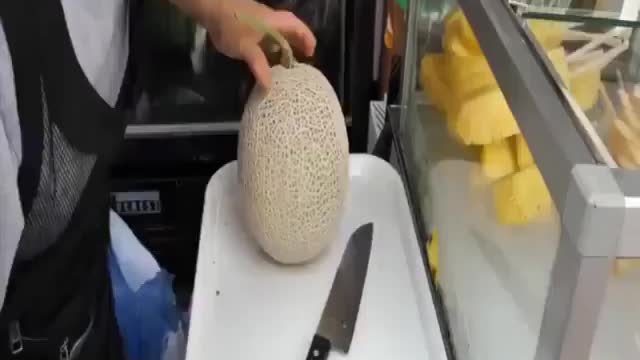 Cutting a melon is easy