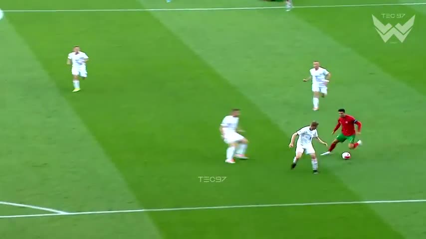 Most Humiliating Dribbles That Shocked The World