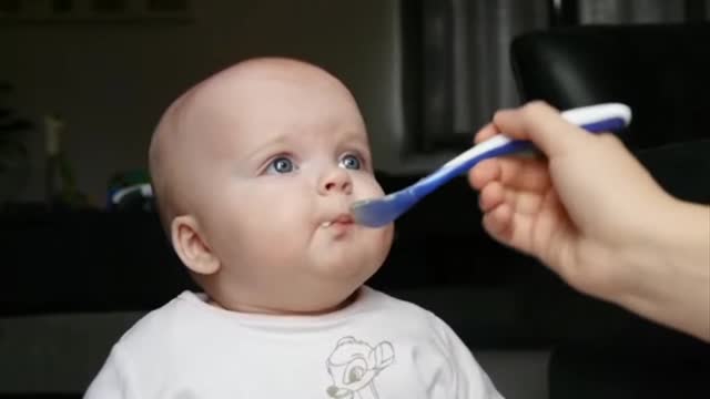 CUTE BABY LOVES FOOD / Funny & Sweet Baby Eating