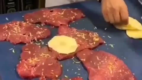 Amazing skills cutting tuna