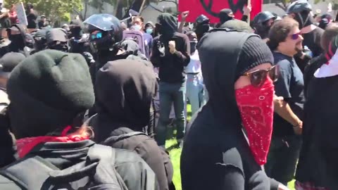 Aug 27 2017 Berkeley 1.2 Antifa chanting in the park