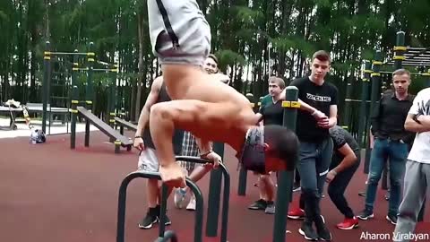 Scaring People at The Gym with Calisthenics #7