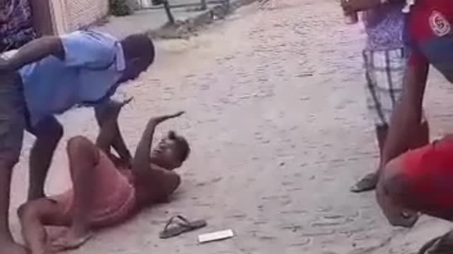 Não mexa com quem esta quieto ! 😲