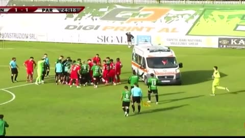 Soccer Player from Ghana Collapses and Dies - Nov 11/ 2023