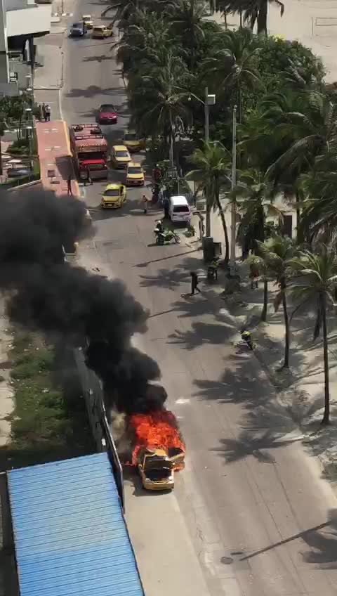 incendio de taxi en bocagrande