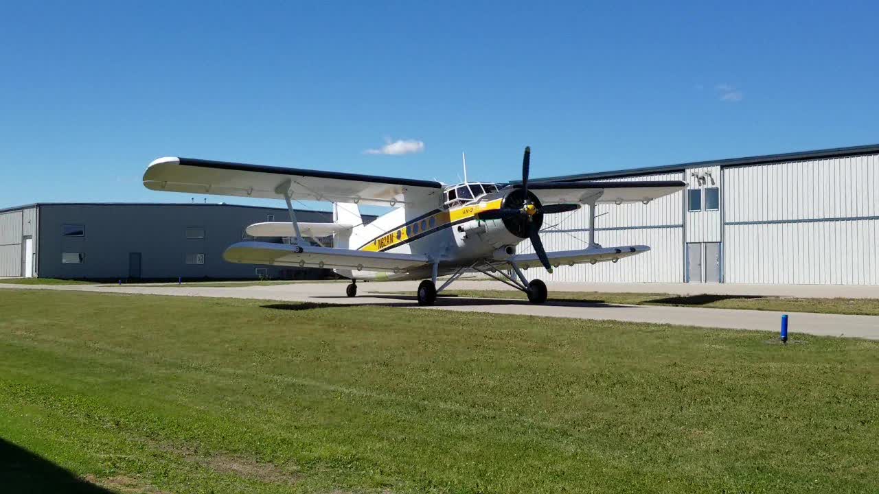 Antonov 2 Engine Starting and Taxiing