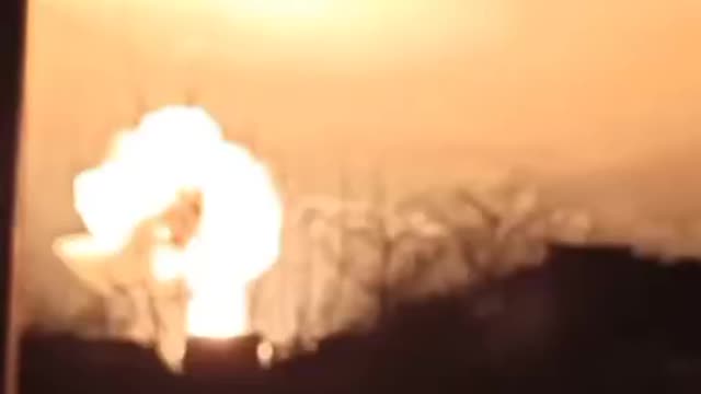 explosions Hit ukraine | ukraine explosion | nuclear weapon on high alert | russia decalres war