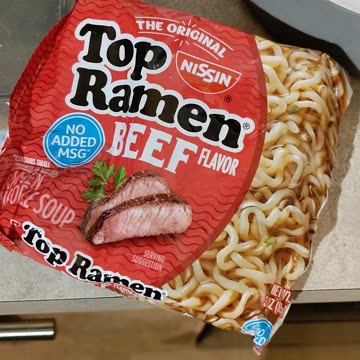 Eating Nissin Top Ramen Beef Flavor, Dbn, MI, 9/26/23