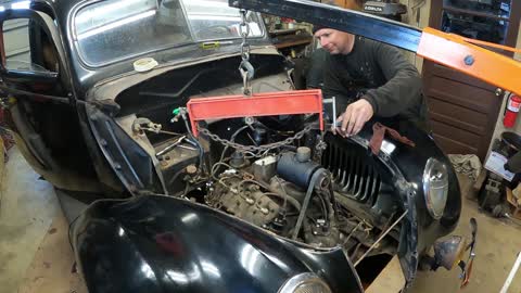 Pulling the V8-60 hp Engine out of my 1937 Ford