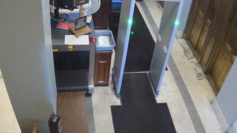 1017RSOB01DelAveADADoor_2021-01-06_19h14min37s250ms.mp4