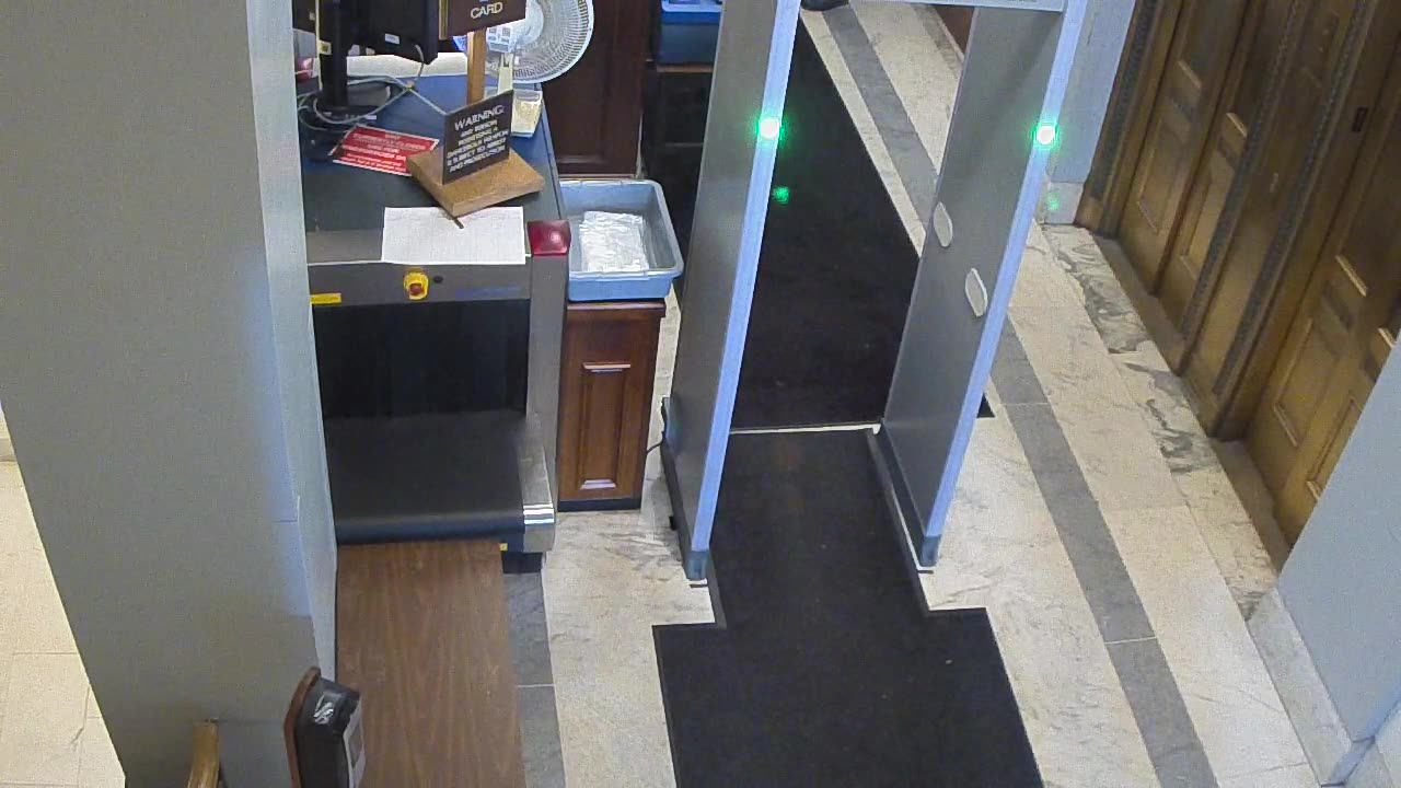 1017RSOB01DelAveADADoor_2021-01-06_19h14min37s250ms.mp4