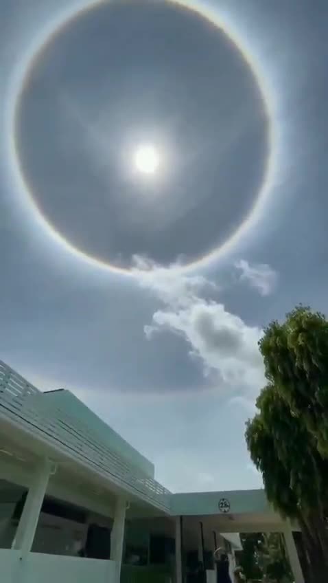 Wow! Looks like the Dome Firmament on our PLANE(t) Terra.