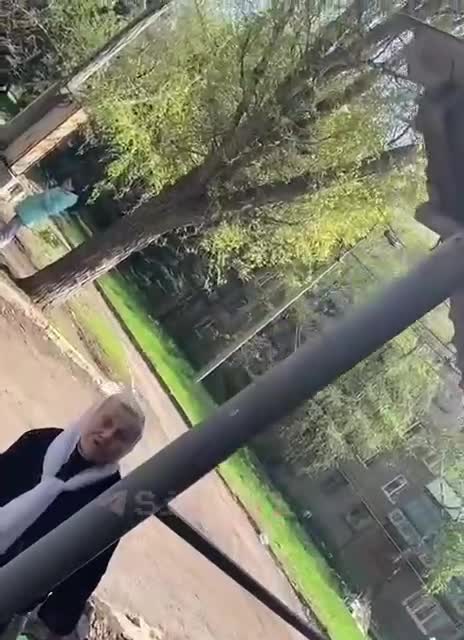 Ukrajinská babička v rozhovoru s ukrajinským nacistou