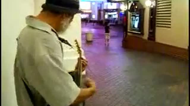 Street singer in las vegas