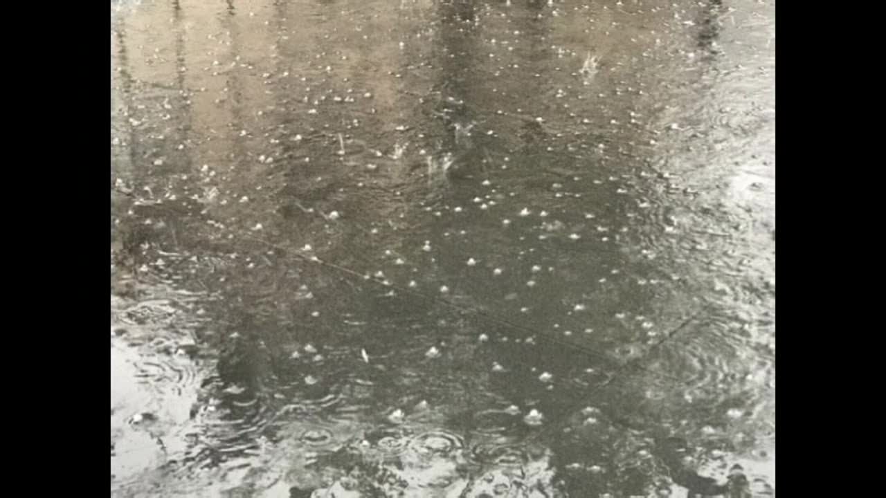 Sudden hail rains down on Seoul