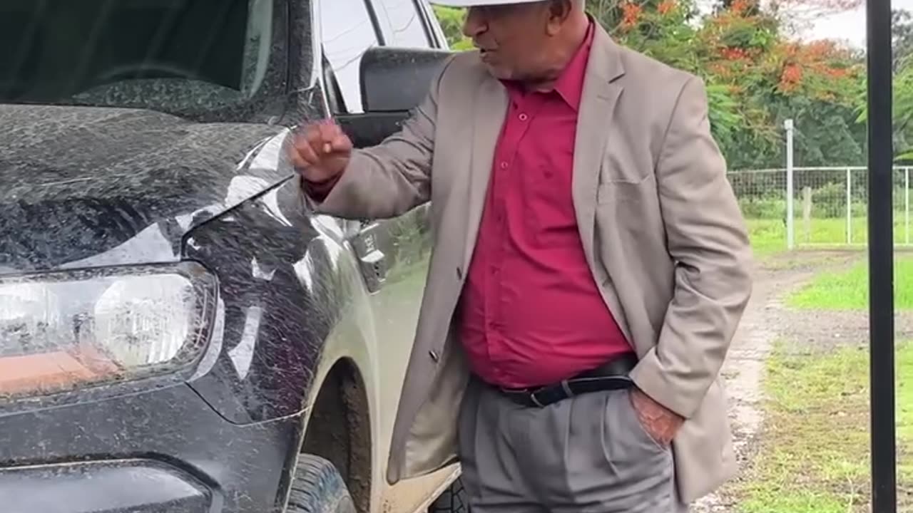 le prometió una camioneta todo