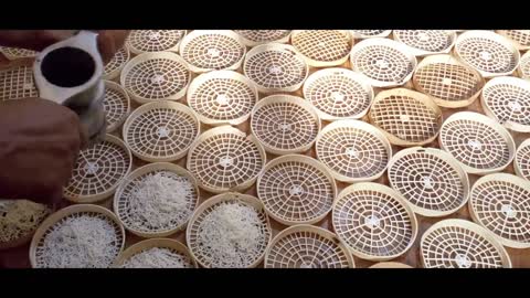 Cooking string hoppers || 👍🍚👍 🍽 || ඉදි ආප්ප හදමු.. Sri lanka