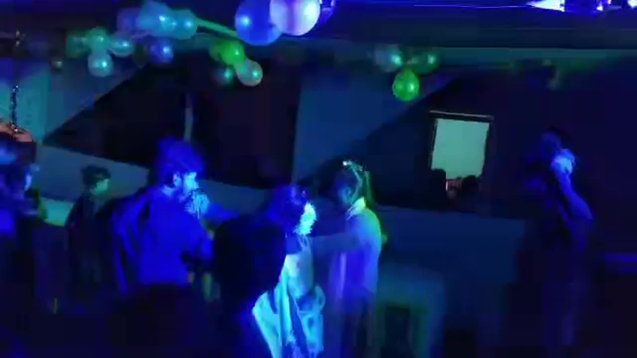 dance with girls in party