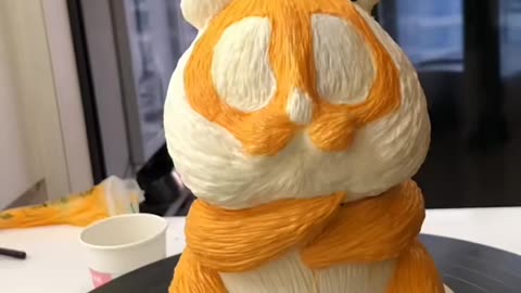 I haven't worked with cream for a long time. so i make a little tiger cake for you guys